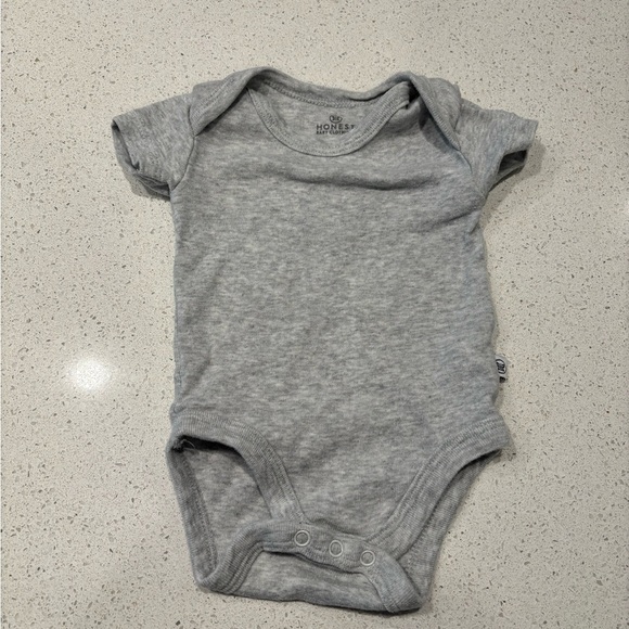 5 PIECE BUNDLE! Honest Baby Organic Cotton, Newborn - Picture 6 of 6